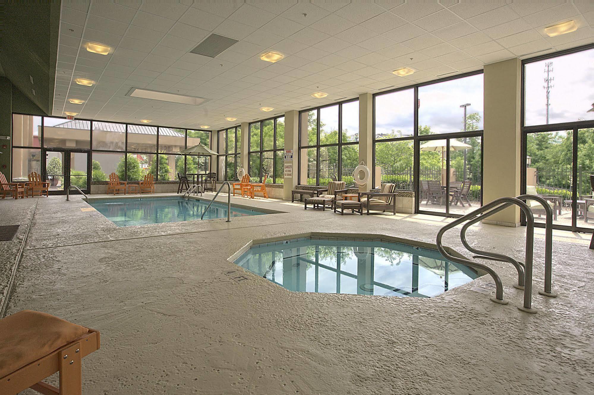Hampton Inn Asheville - Biltmore Area Eksteriør billede